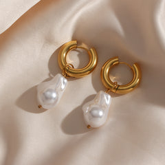 Lavish Exquisite Water Drop Earrings